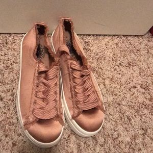 Super cute mude blush color